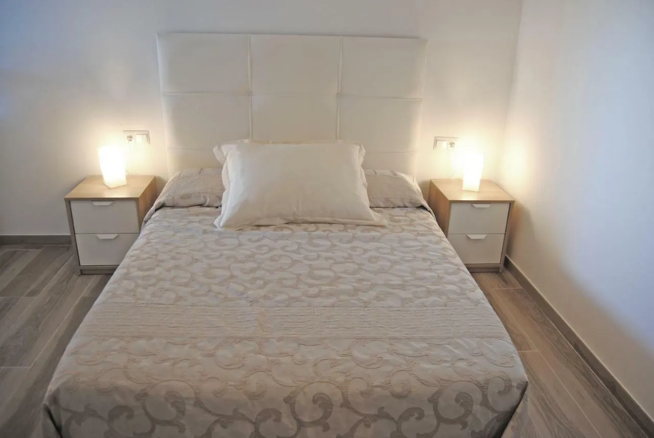 Recently Refurbished Apartment With Sea Views. Fuengirola Spanje