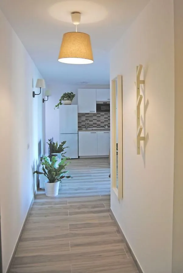 Recently Refurbished Apartment With Sea Views. Fuengirola 0*,  Spanje